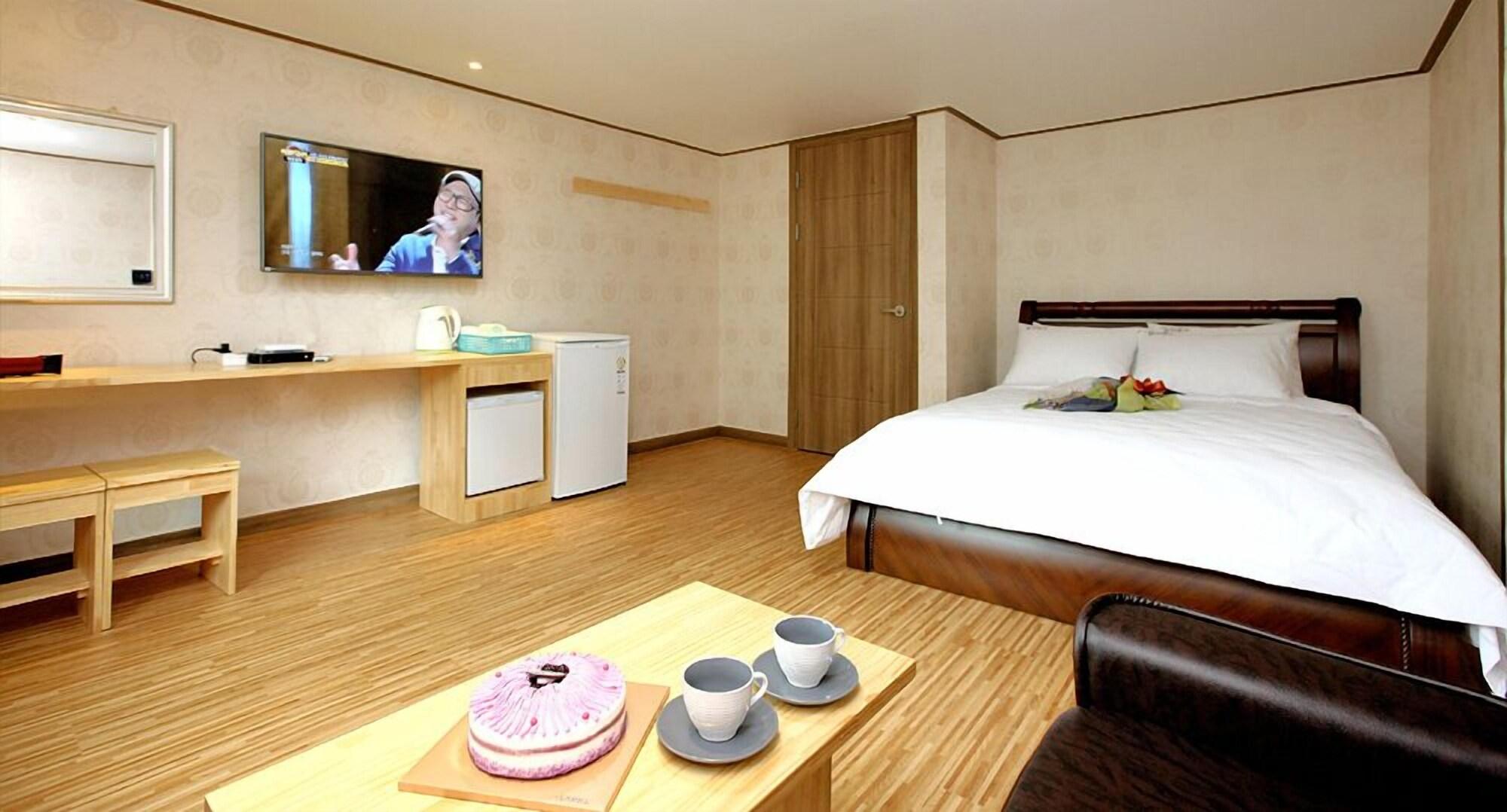 Traum Hotel & Condo Gapyeong Εξωτερικό φωτογραφία